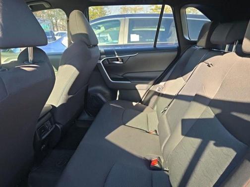 2024 Toyota RAV4 Prime SE