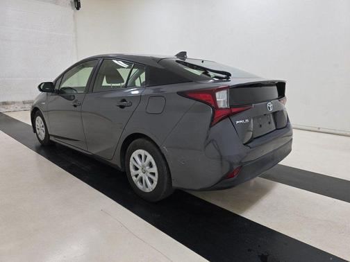 2021 Toyota Prius LE