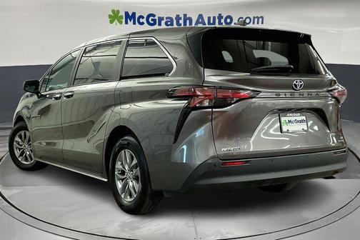 2022 Toyota Sienna XLE