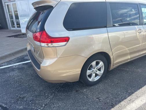 2013 Toyota Sienna LE