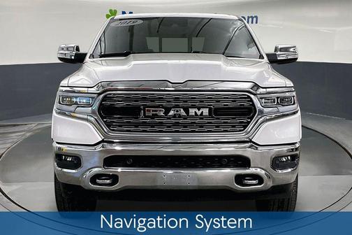 Ivory White Tri-Coat Pearlcoat 2019 RAM 1500 Limited