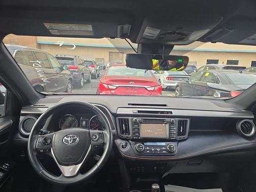 2018 Toyota RAV4 SE