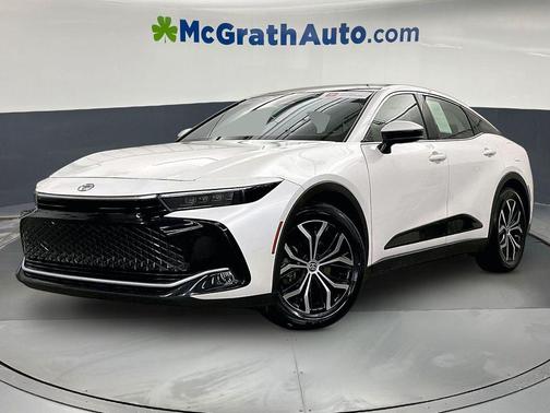 Oxygen White 2023 Toyota Crown Limited