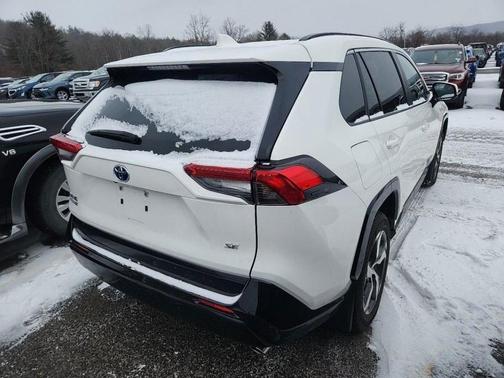 2024 Toyota RAV4 Prime SE