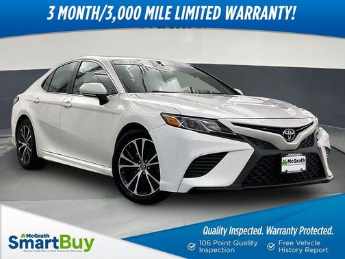 Super White 2018 Toyota Camry SE