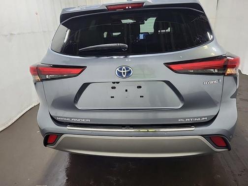 2020 Toyota Highlander Hybrid Platinum
