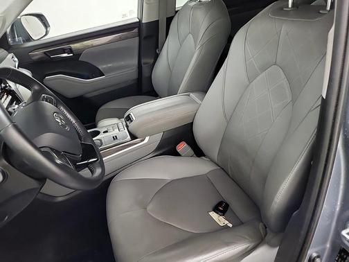 2020 Toyota Highlander Hybrid Platinum