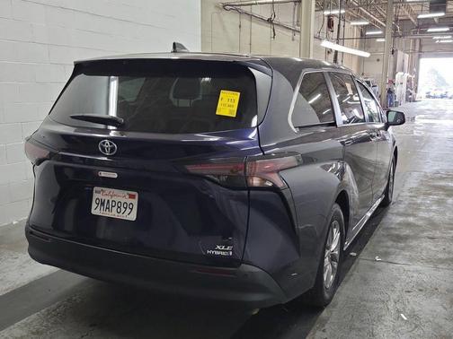 2023 Toyota Sienna XLE