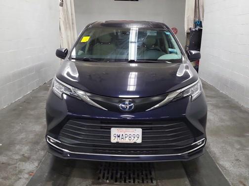 2023 Toyota Sienna XLE