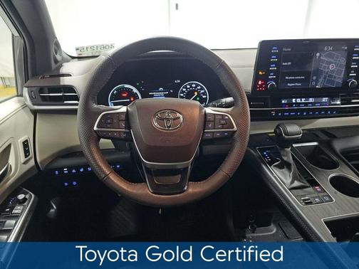 2024 Toyota Sienna Platinum