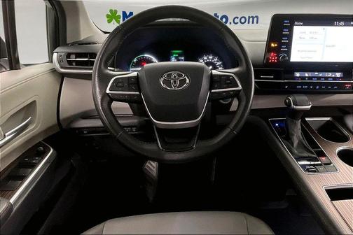 2024 Toyota Sienna XLE