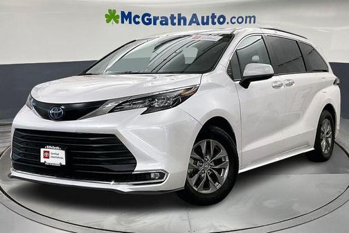 2024 Toyota Sienna XLE