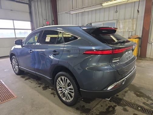 Coastal Gray 2023 Toyota Venza XLE