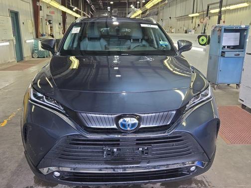 Coastal Gray 2023 Toyota Venza XLE