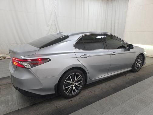 2024 Toyota Camry Hybrid XLE