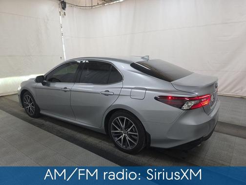 2024 Toyota Camry Hybrid XLE