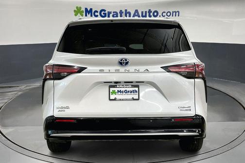 2022 Toyota Sienna Limited 7-Passenger