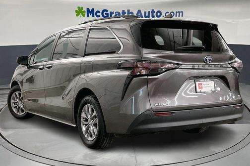 2023 Toyota Sienna XLE