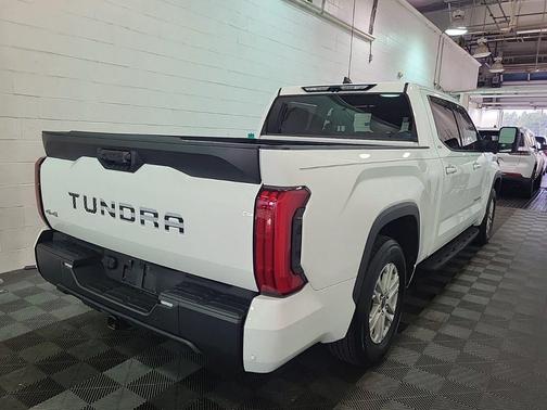 Ice Cap 2023 Toyota Tundra SR5