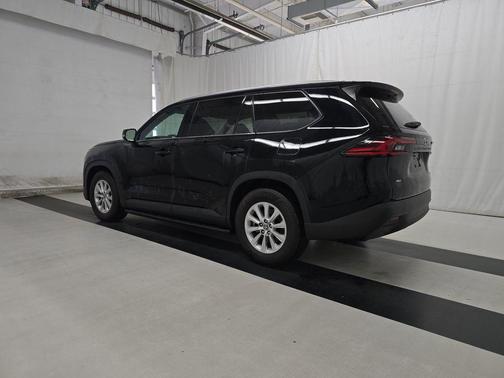 Midnight Black Metallic 2025 Toyota Grand Highlander XLE