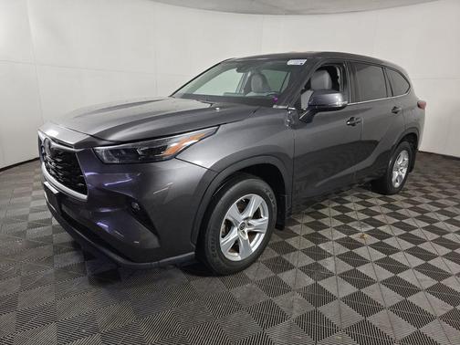 2022 Toyota Highlander LE
