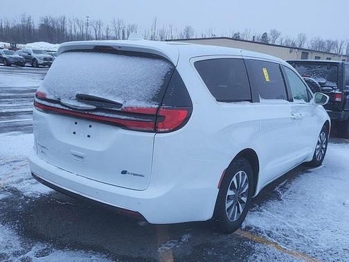 2022 Chrysler Pacifica Hybrid Touring L