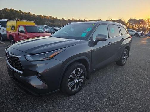 2022 Toyota Highlander Hybrid XLE
