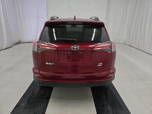 Ruby Flare Pearl 2018 Toyota RAV4 LE