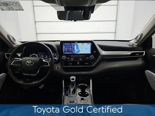 2021 Toyota Highlander Hybrid Platinum