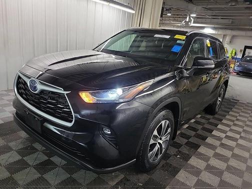 2024 Toyota Highlander Hybrid XLE