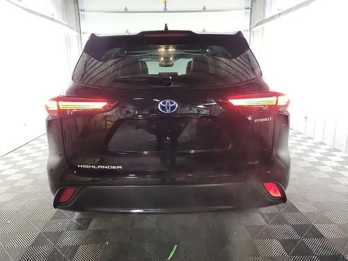 2024 Toyota Highlander Hybrid XLE