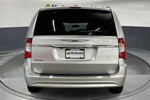 2011 Chrysler Town & Country Touring