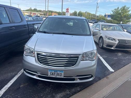 2011 Chrysler Town & Country Touring