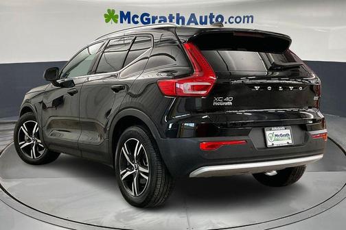 2023 Volvo XC40 B5 Plus Bright Theme