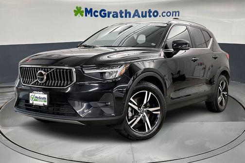 2023 Volvo XC40 B5 Plus Bright Theme