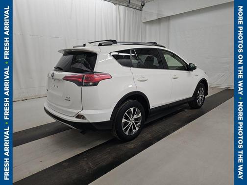 Super White 2018 Toyota RAV4 Hybrid XLE