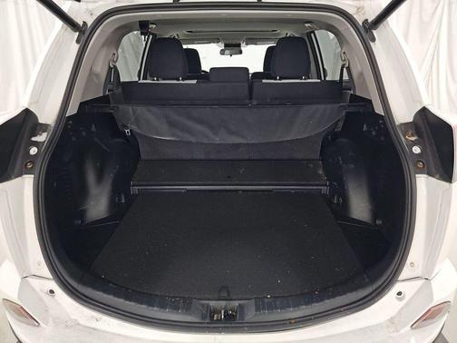 Super White 2018 Toyota RAV4 Hybrid XLE