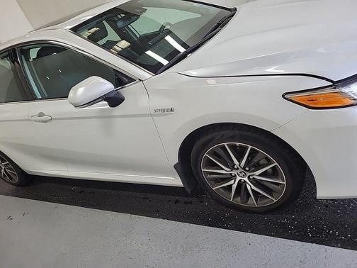 2021 Toyota Camry Hybrid XLE