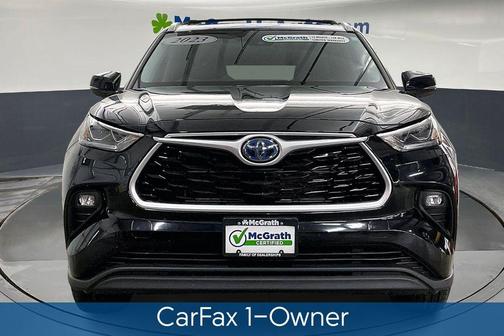 Midnight Black Metallic 2023 Toyota Highlander Hybrid XLE