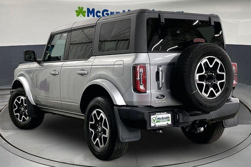 Iconic Silver Metallic 2024 Ford Bronco Outer Banks