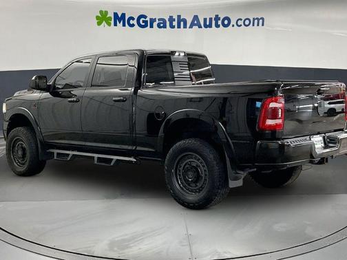 Diamond Black Crystal Pearlcoat 2022 RAM 2500 Laramie Crew Cab 4x4 6'4' Box