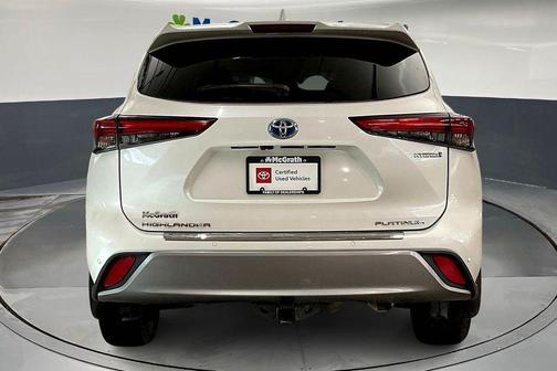 2021 Toyota Highlander Hybrid Platinum