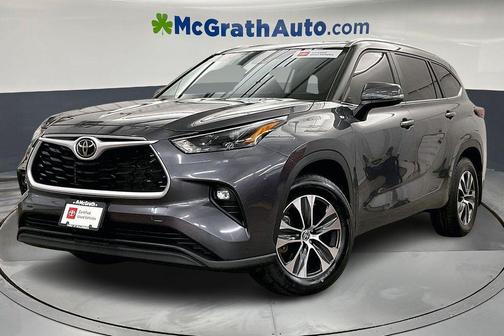 Magnetic Gray Metallic 2024 Toyota Highlander XLE