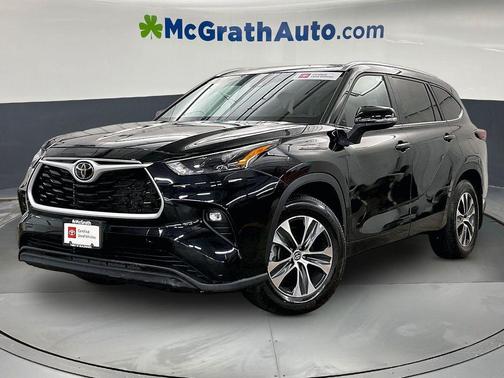 Midnight Black Metallic 2024 Toyota Highlander XLE