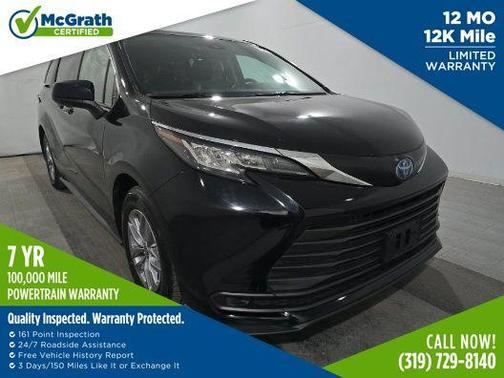 Midnight Black Metallic 2022 Toyota Sienna LE
