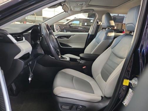 2022 Toyota RAV4 XLE Premium