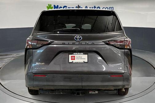2025 Toyota Sienna LE