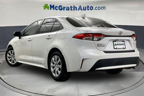 Blizzard Pearl 2020 Toyota Corolla LE