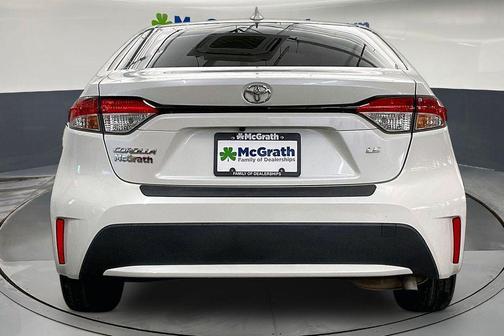 Blizzard Pearl 2020 Toyota Corolla LE