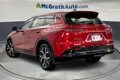 2025 Toyota Crown Signia XLE